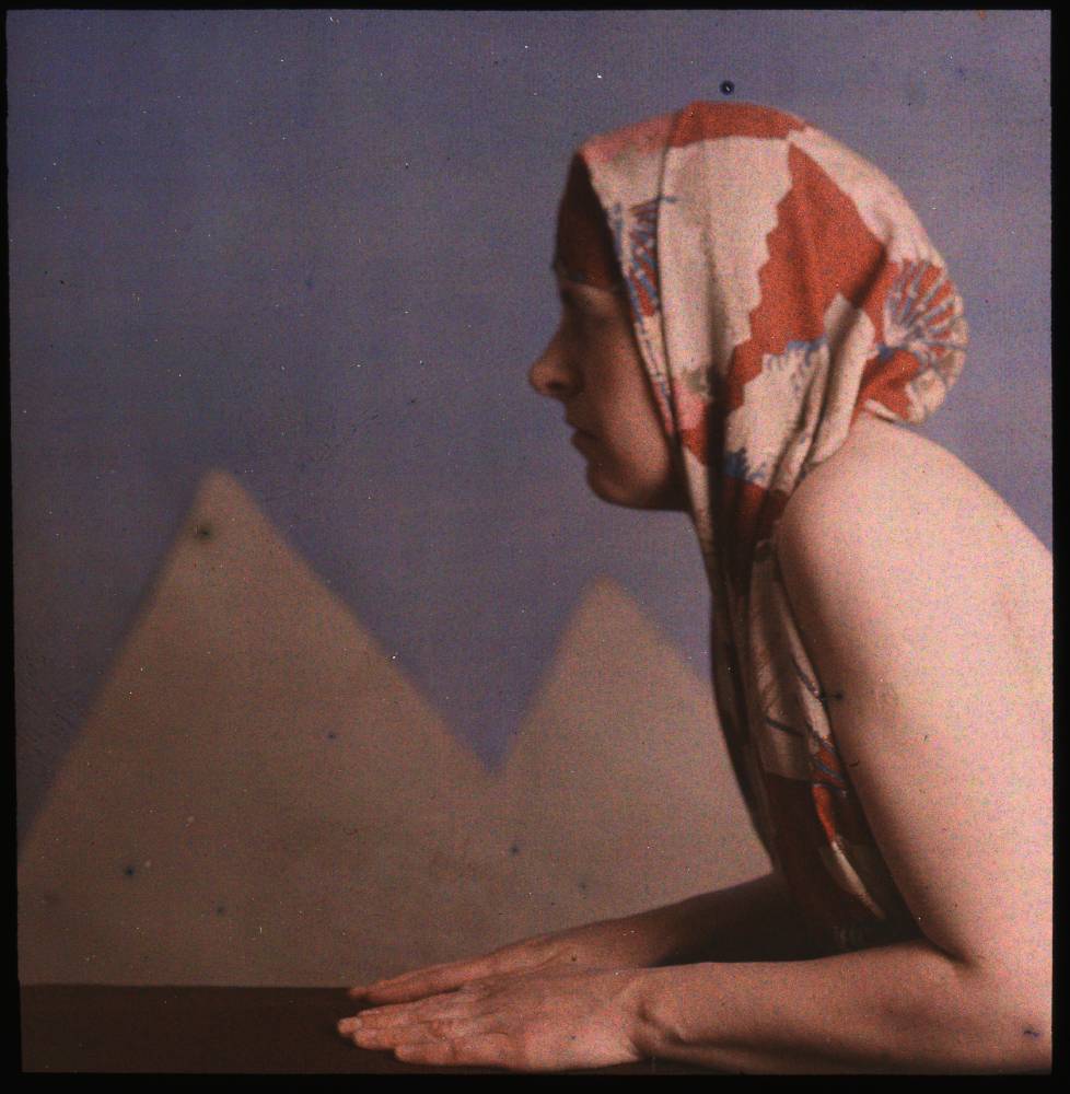 George Eastman Museum
 Woman posed as sphinx
 Maker: Dr. W. Simon
 Title: Woman posed as sphinx
 Date: ca. 1910
 Medium: color plate, screen (Autochrome) process
 Dimensions: Image: 8 x 8 cm Overall: 10 x 12.6 cm